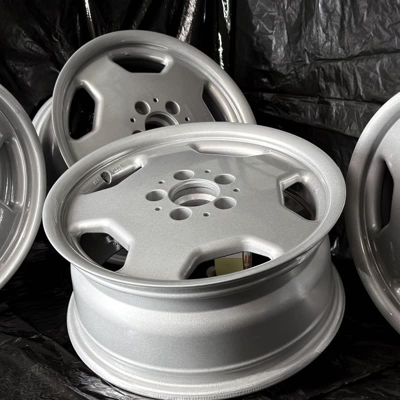 Set de jante Mercedes cu spițe late, gata de montaj